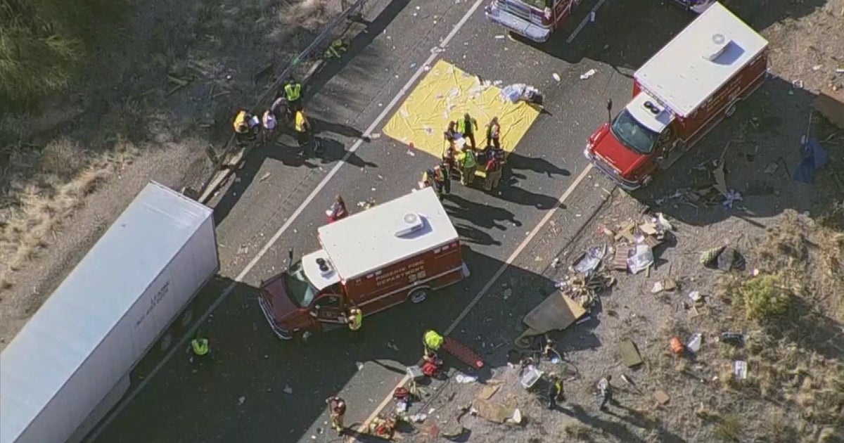 DPS: 20 vehicles involved in crash on Arizona interstate - CBS News