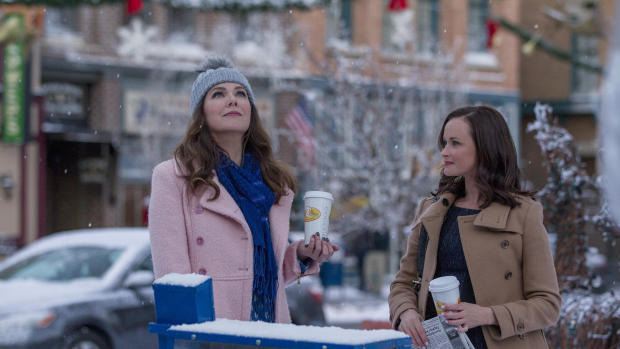 "Gilmore Girls" reboot: First photos released 
