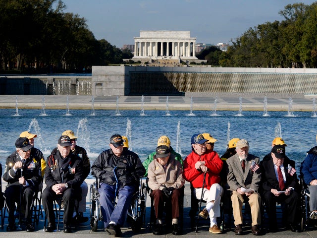 veterans-day-getty-622393114.jpg 