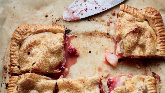 food-and-wine-pear-and-cranberry-slab-pie-promo.jpg 