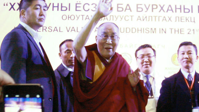dalai-lama-625026736.jpg 