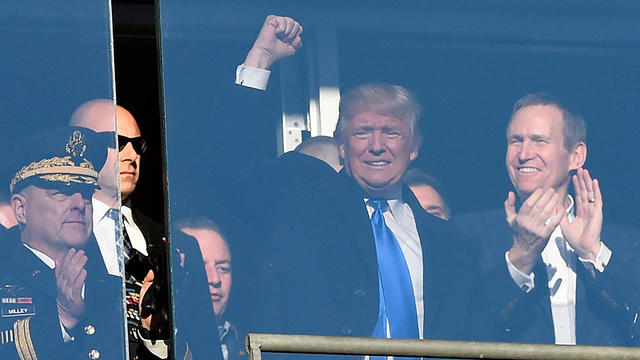 trump-army-navy-game-2016-12-10.jpg 