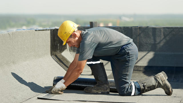 roofer-stock-image.jpg 