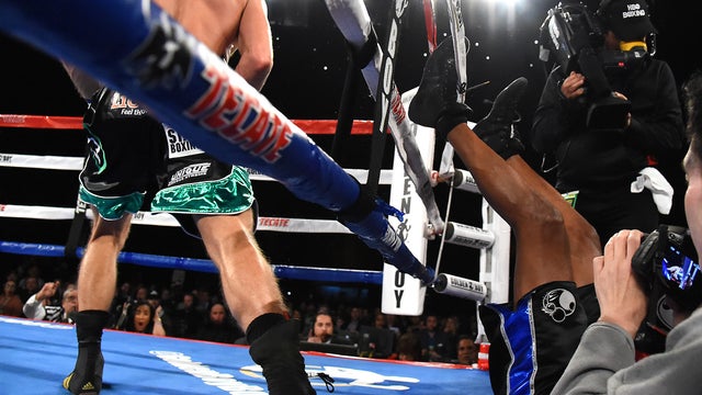 2016-12-18t061102z-2039823444-nocid-rtrmadp-3-boxing-hopkins-vs-smith-jr.jpg 