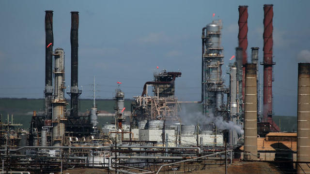 chevron-refinery-richmond-photo-by-justin-sullivan-getty-images.jpg 