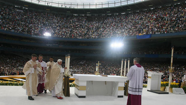 pope-benedict-celebrates-mass-at-yankee-stadium.jpg 