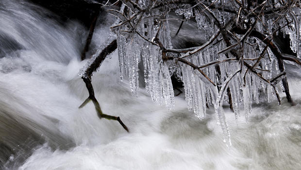 ice-crystals-jardine-bear-creek-verne-lehmberg-620.jpg 