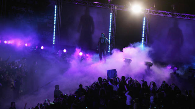undertaker-wwe-entrance.jpg 
