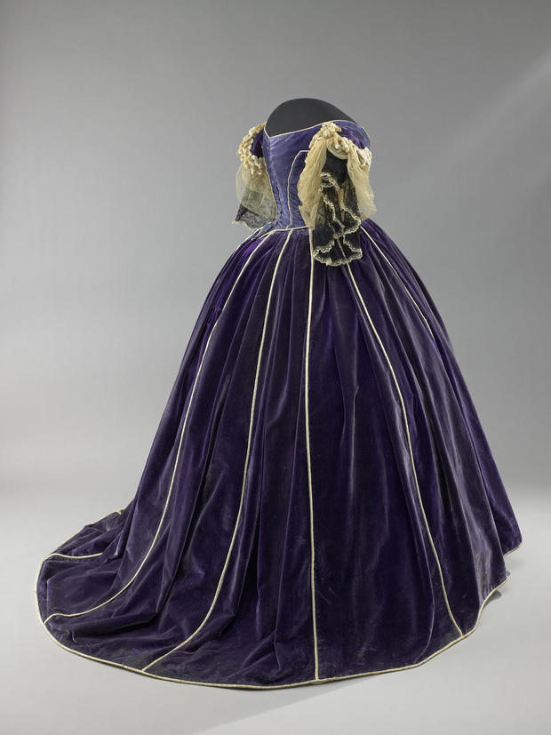 mary-lincoln-evening-gown-smithsonian.jpg 