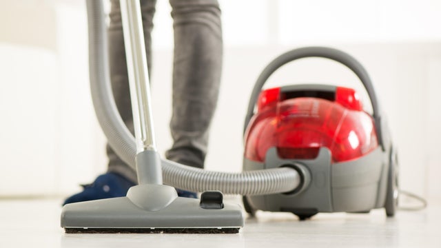 vacuum-istock-502023215.jpg 