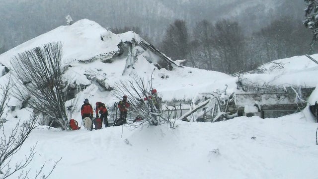farindola-italy-avalanche-2017-1-19.jpg 