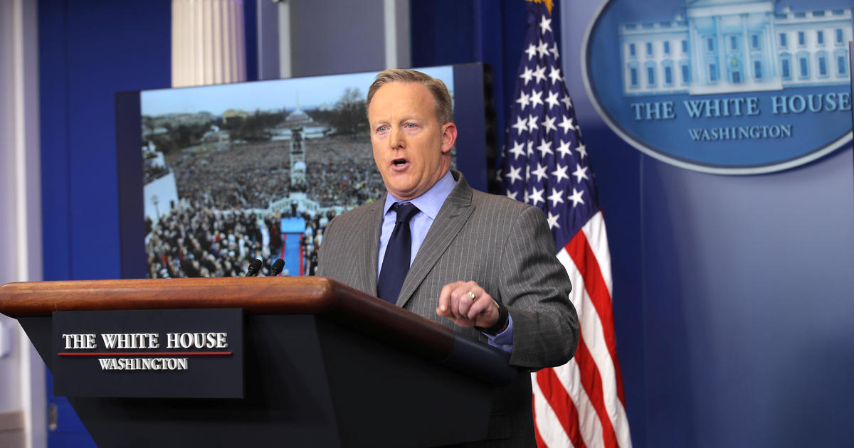 Sean Spicer uses press briefing to slam coverage of inauguration