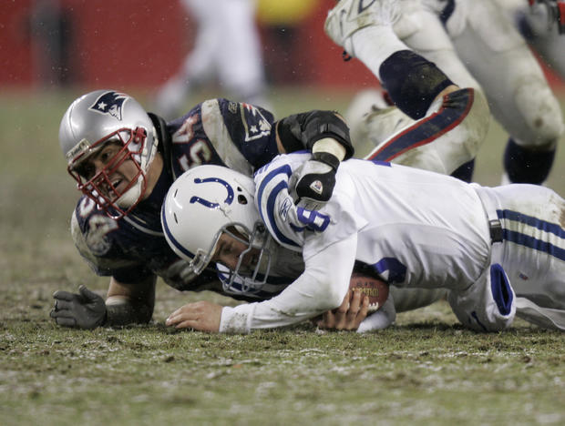 Tedy Bruschi sacks Peyton Manning - 2004 AFC Divisional Playoff Game - Indianapolis Colts vs New England Patriots - January 16, 2005 