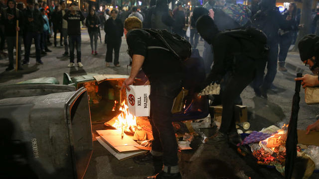 uc_berkeley_yiannopoulos_protest_riot_633491838.jpg 