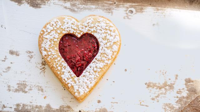 rustica-bakery-valentines-day-cookie.jpg 