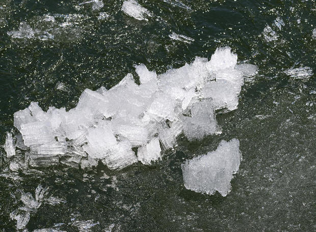 ice-crystals-yellowstone-verne-lehmberg.jpg 