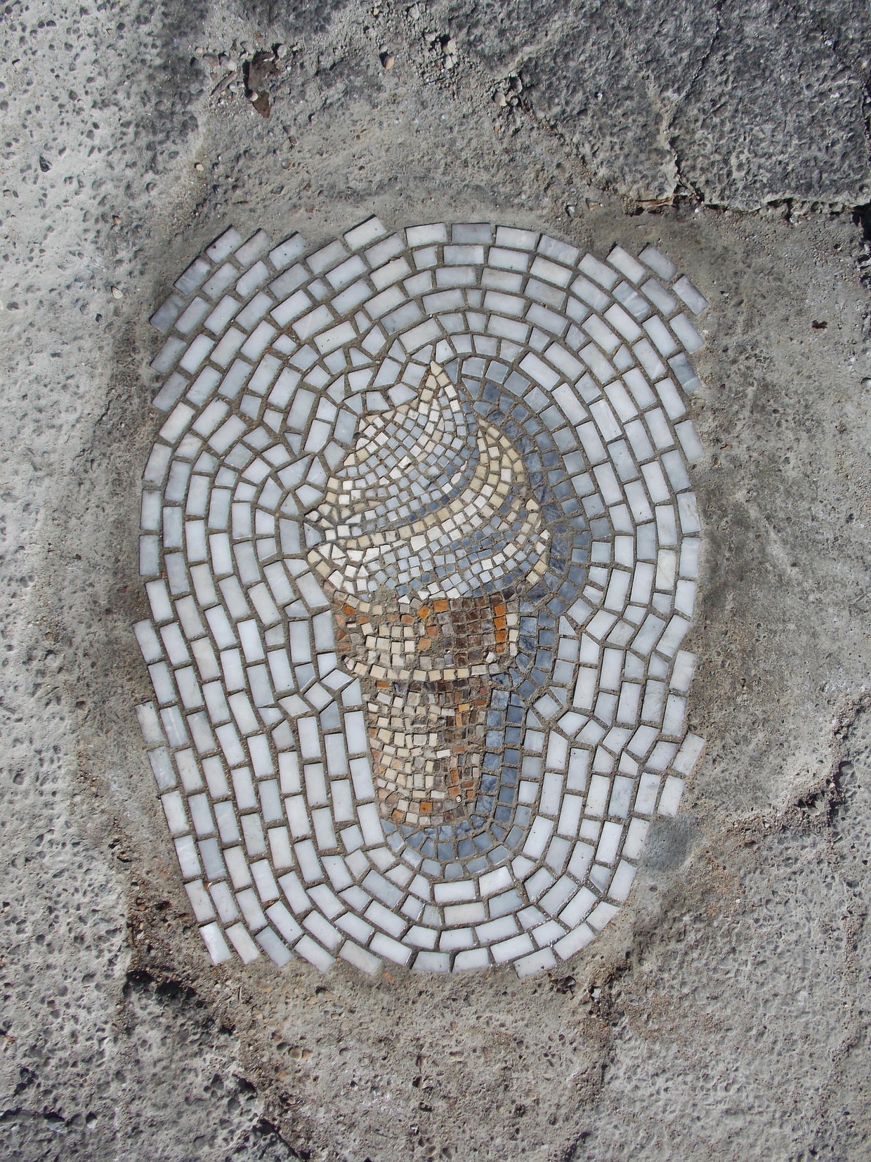 street-art-jim-bachor-s-pothole-mosaics