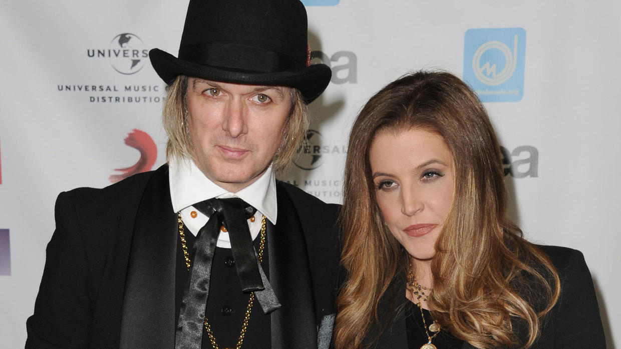 Lisa Marie Presley Says Shes Broke Claims Ex Has Disturbing Video Cbs News