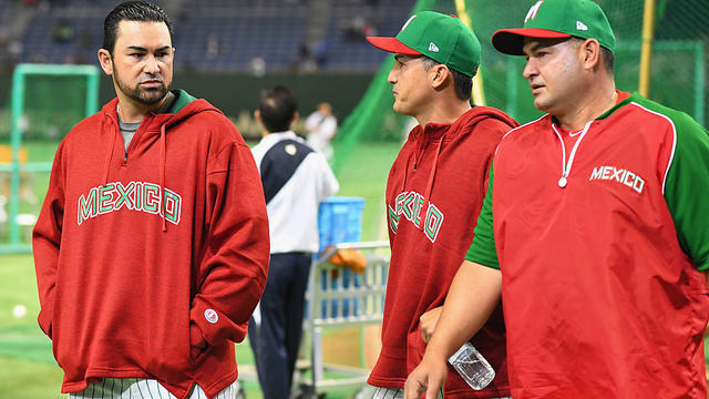 Adrian Gonzalez Criticizes WBC Organizers Over Mexico Elimination