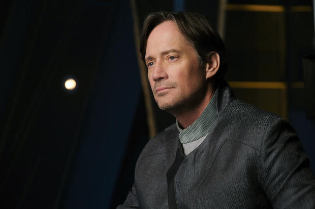 Kevin Sorbo as Lar Gand 