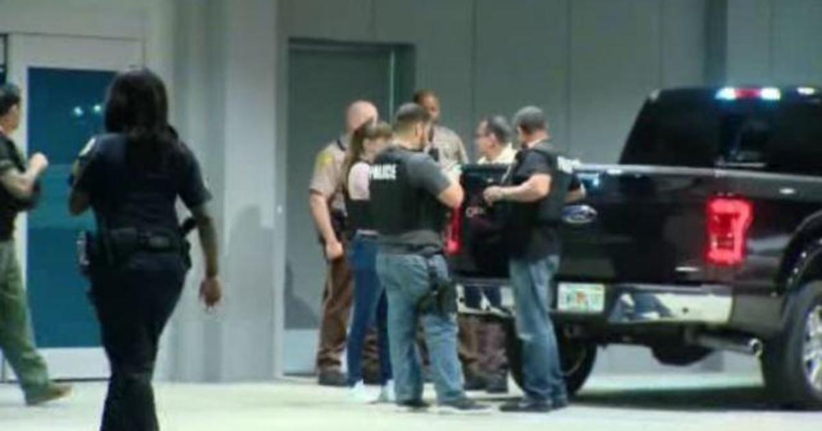 Miami-Dade Police Officers Shot In "ambush-style Attack" - CBS News