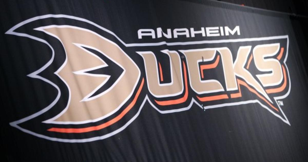 Ducks record 25th straight home win vs. Flames 