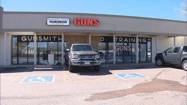 1-gun-store-break-in.jpg 