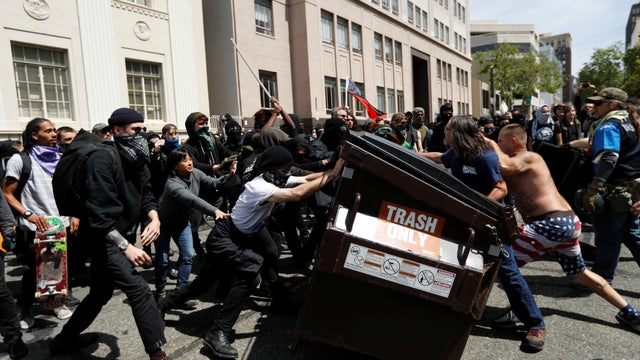 berkeley-protests-trump-stephen-lam.jpg 