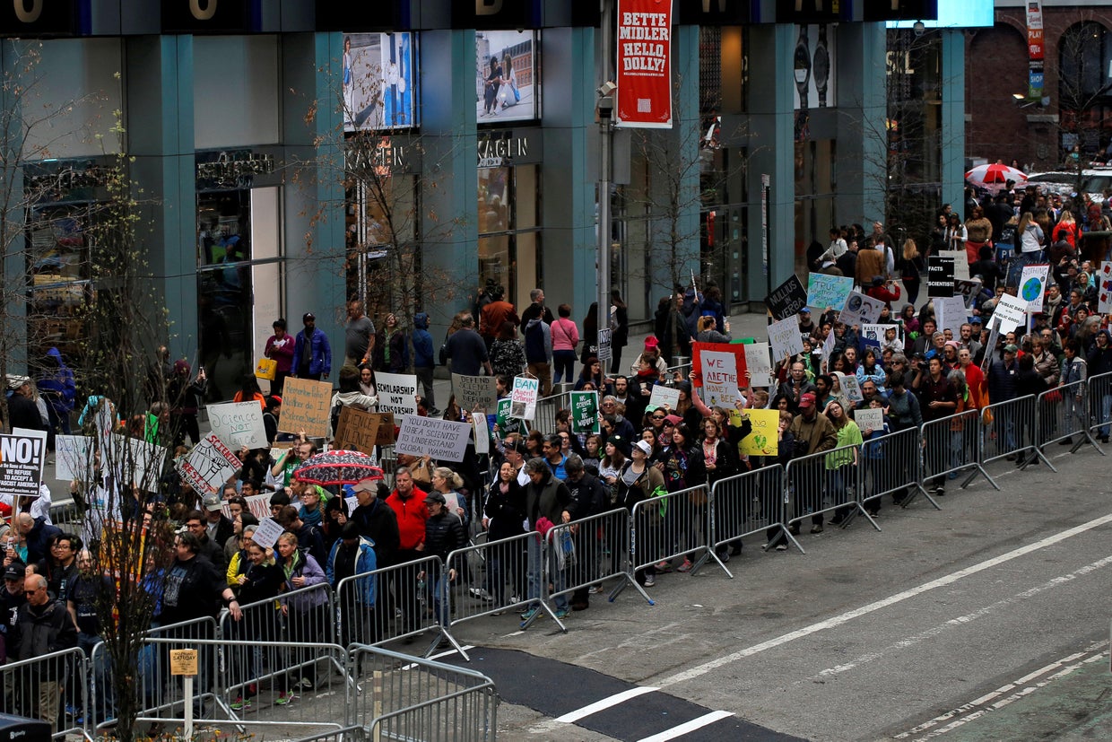 2017-04-22t171114z-1402442827-rc1c3c6059c0-rtrmadp-3-earth-day-usa-march.jpg 