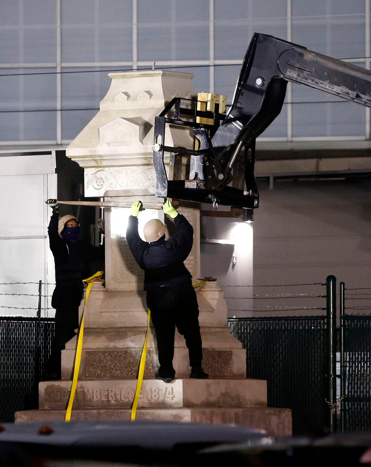 Controversial removal of Confederate monuments starts in New Orleans CBS News
