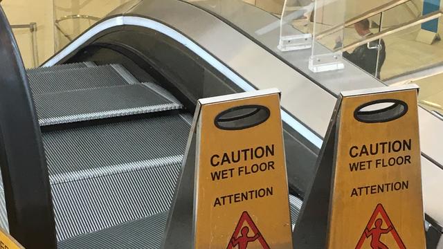 escalators.jpg 