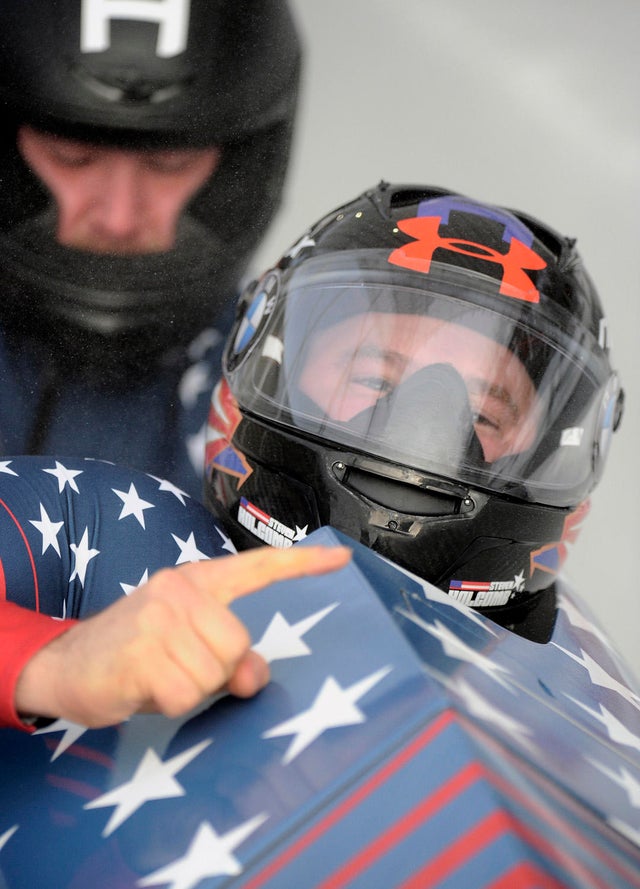 steven-holcomb-ap-16351788934849.jpg 