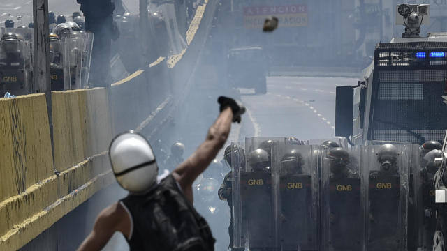 venezuela-protest-poopootov-681663136.jpg 