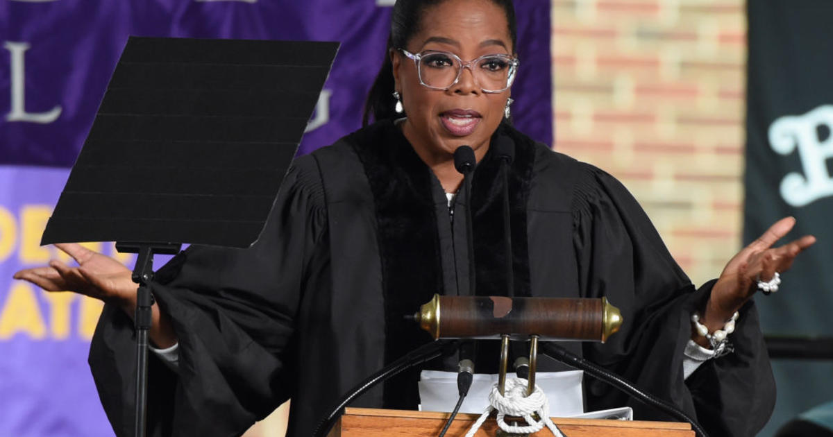 Oprah Winfrey Tells Grads To Seek Fulfillment In Service Cbs Detroit 