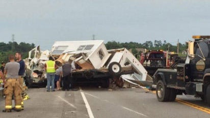 suv-campaer-crash-kentucky-052917.jpg 