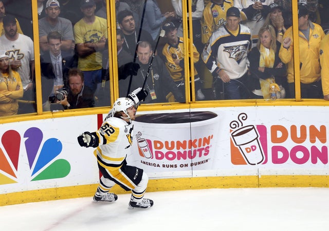 Pittsburgh Penguins win 2nd straight Stanley Cup title with 2-0 win over  Nashville Preds - CBS News