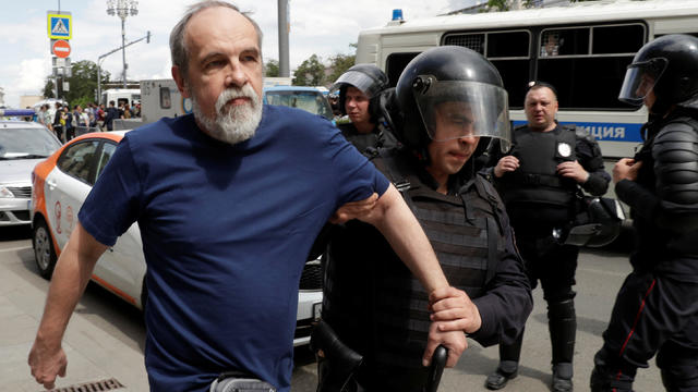 moscow-protest-arrest.jpg 