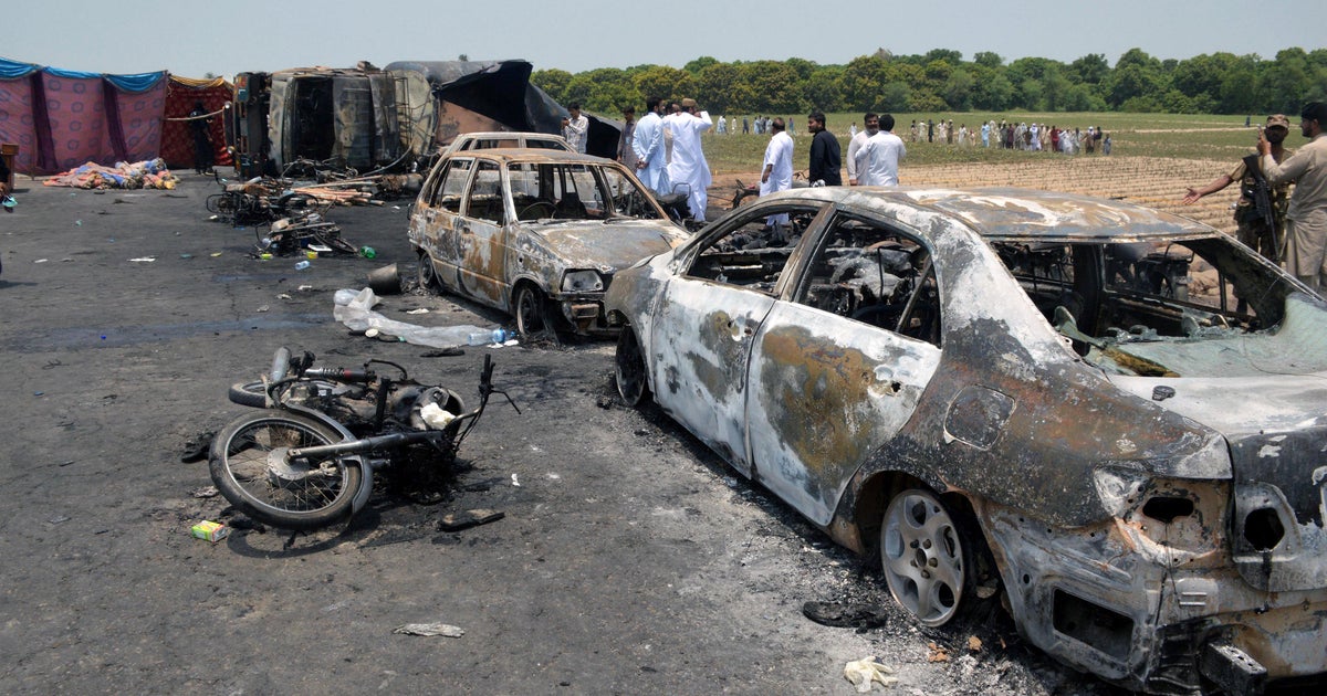 Oil tanker explodes in Pakistan, killing scores who rushed to accident ...