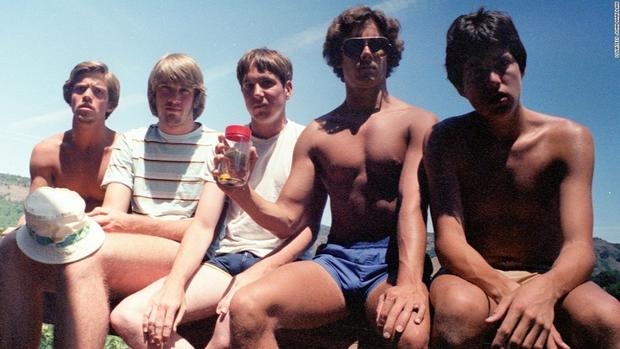 Five guys take same photo for 35 years 