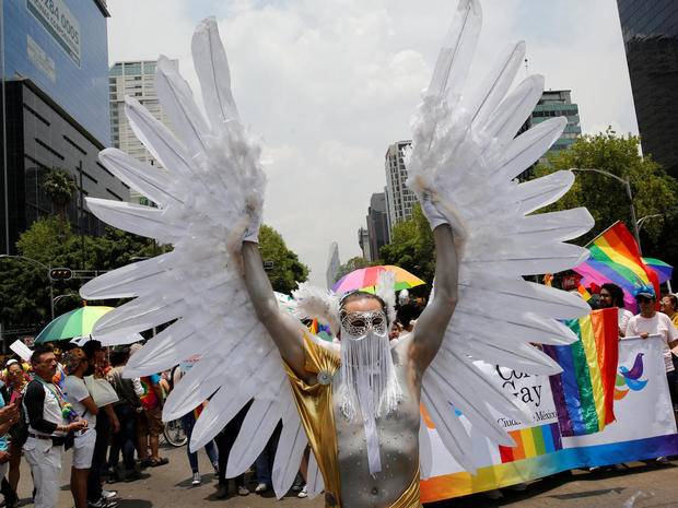 gay-pride-parades-2017-06-24t223408z-787990003-rc14d7f74c00-rtrmadp-3-mexico-lgbt-parade.jpg 