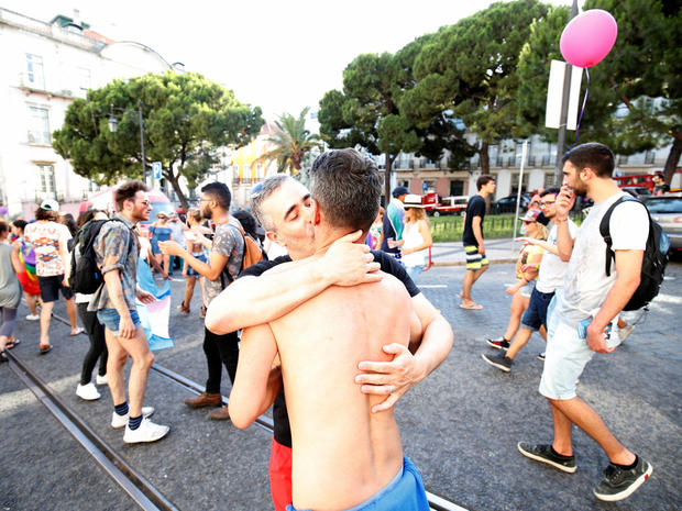 gay-pride-parades-2017-06-17t203234z-1962271824-rc11a508a530-rtrmadp-3-portugal-lgbt-parade.jpg 