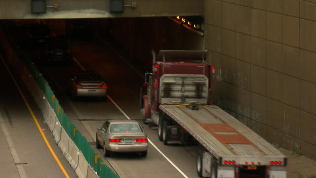 truck-illegally-driving-into-the-lowry-hill-tunnel.jpg 
