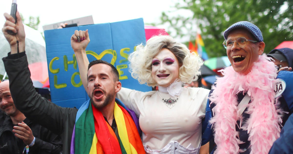 German Lawmakers Vote To Legalize Same Sex Marriage Cbs News