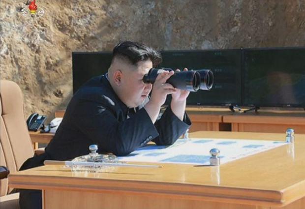 kim-watching-missile-launch.jpg 