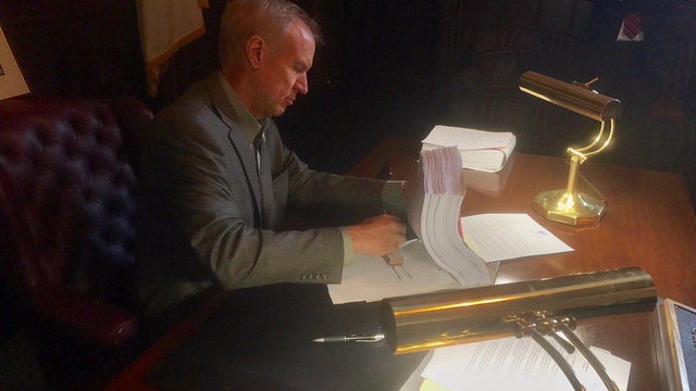 170704-twitter-illinois-governor-rauner-tax.jpg 