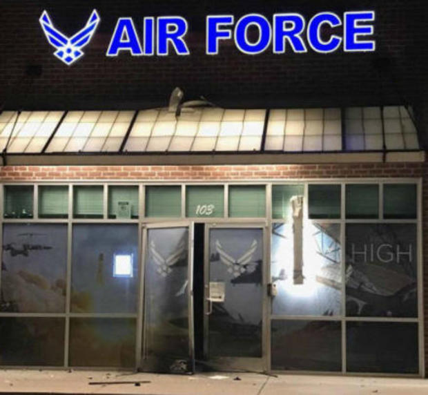 bixby-oklahoma-air-force-recruiting-station-explosion-damage-071017.jpg 