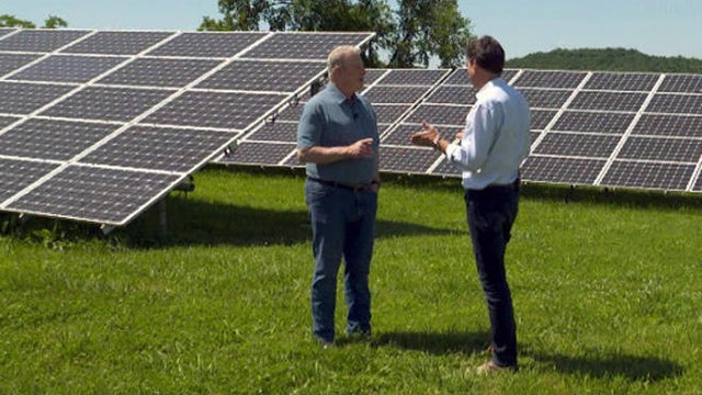 al-gore-solar-panels-on-farm-lee-cowan-promo.jpg 