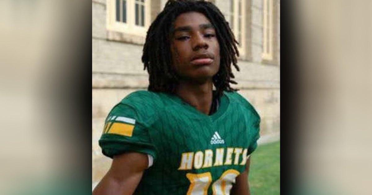 High school football player dies after driveby shooting in Ohio