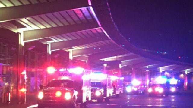 oklahoma-city-will-rogers-airport-emergency-vehicles-080217.jpg 