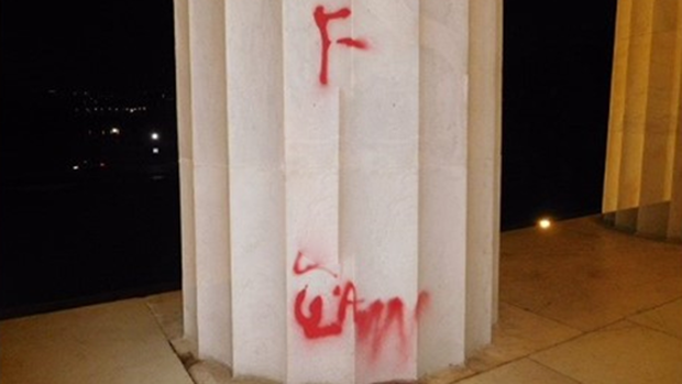 lincoln memorial vandalism 